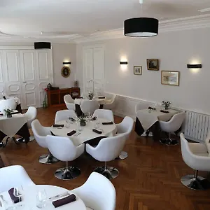 Hotel Logis Restaurant La Tour De Ciron, Carmaux